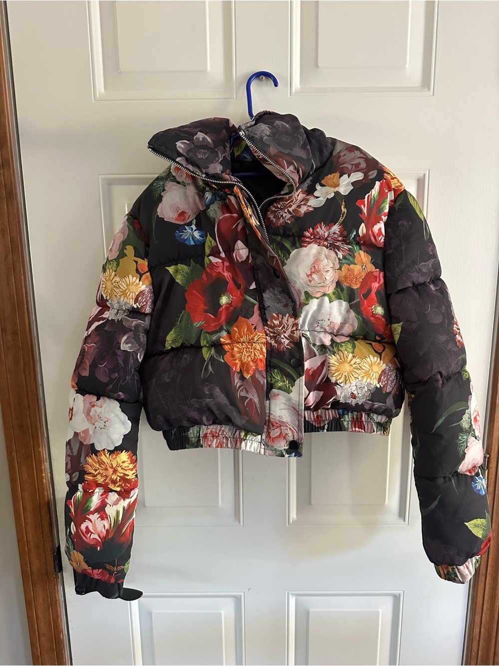 SHEIN Black Floral Cropped Puffer Jacket
